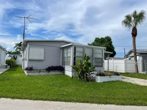 105 51st Avenue Dr W, Bradenton, FL 34207