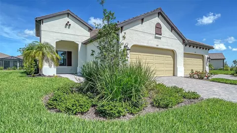 109 Corserra Dr, Nokomis, FL 34275