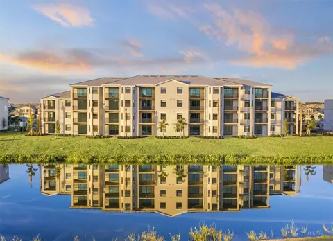 18028 Gawthrop Dr #207, Bradenton, FL 34211