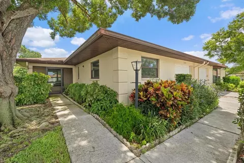 6104 Penny Ln, Bradenton, FL 34207