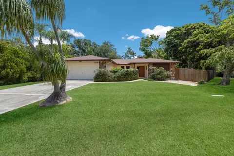 4444 Meadow Creek Cir, Sarasota, FL 34233
