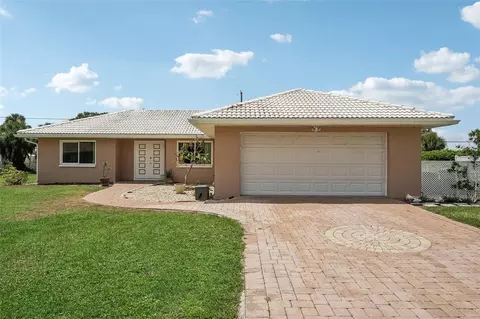 101 Hourglass Dr, Venice, FL 34293