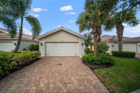 7636 Camminare Dr, Sarasota, FL 34238