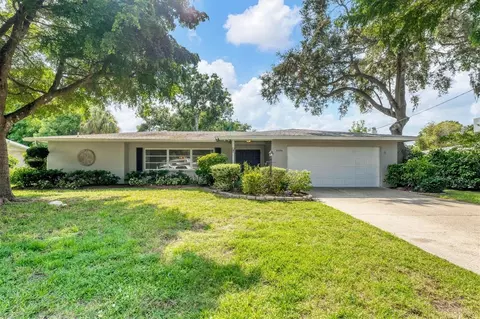 2104 Hyde Park Cir, Sarasota, FL 34239