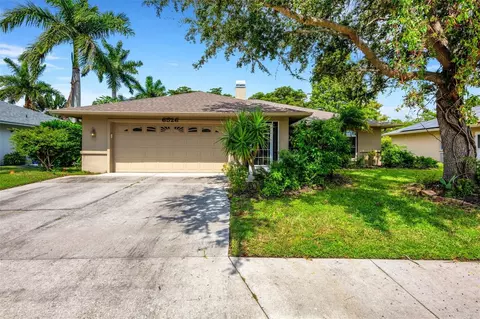 6526 68th St E, Bradenton, FL 34203