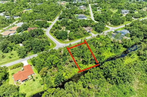 2 Oceanside St, North Port, FL 34286