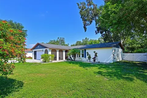 3228 Village Ln, Sarasota, FL 34235