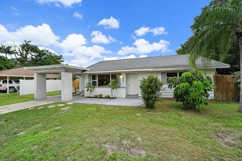 2667 Cheryle Ln, Sarasota, FL 34237