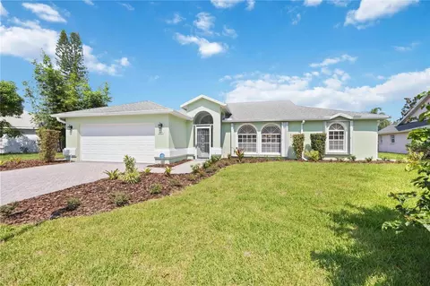4553 Hamlets Grove Dr, Sarasota, FL 34235