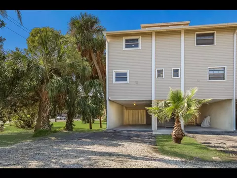 4001 Gulf Dr #111, Holmes Beach, FL 34217