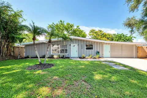 3635 Glen Ridge Ln, Sarasota, FL 34233