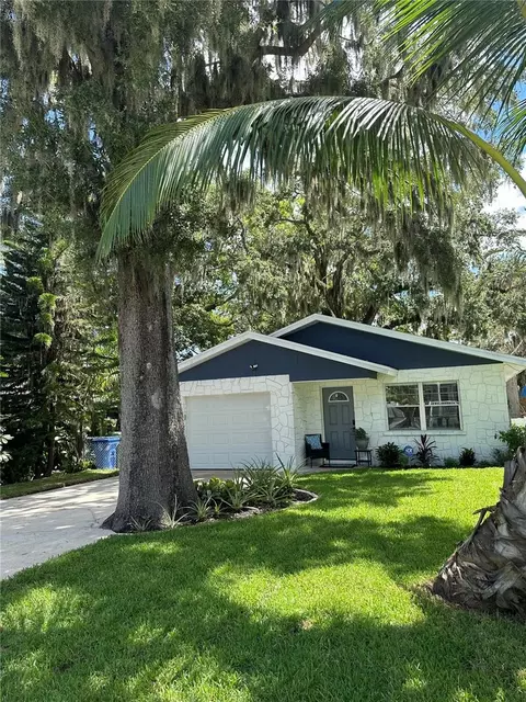 305 6th St E, Bradenton, FL 34208