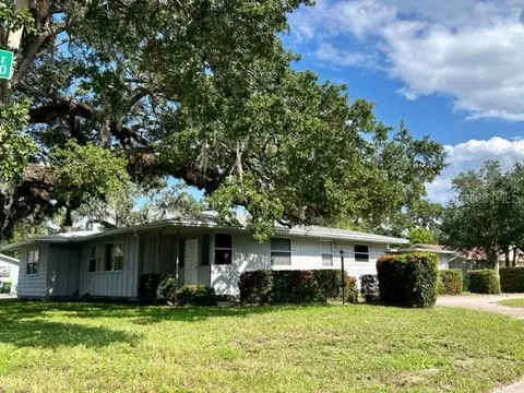 3712 Fruitville Rd, Sarasota, FL 34232