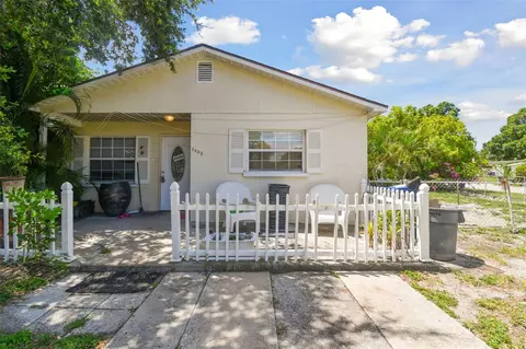 2099 Garden Ln, Bradenton, FL 34205