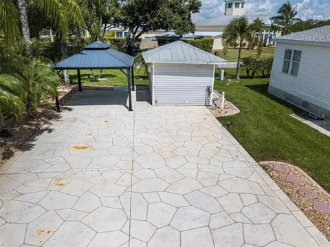 10054 Parkwood Dr, Fort Myers, FL 33905