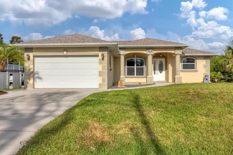 6057 Hooper Ln, Englewood, FL 34224