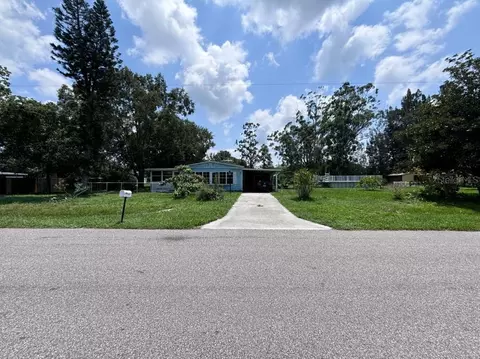 2314 Chaplin Dr, Ruskin, FL 33570