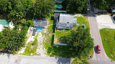 707 35th St W, Bradenton, FL 34205