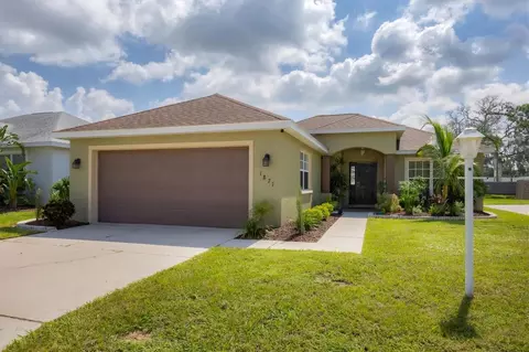 1871 Summer Walk Cir, Sarasota, FL 34232