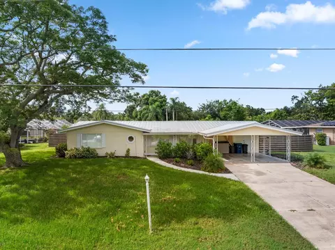 4518 N Lake Dr, Sarasota, FL 34232