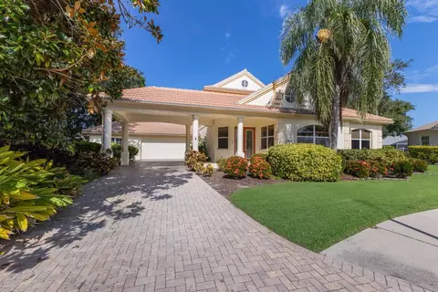 4703 Clipper Dr, Bradenton, FL 34208