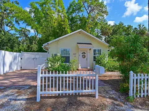 1253 43rd St, Sarasota, FL 34234