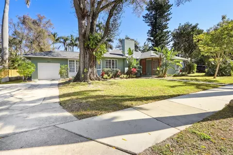 311 24th St W, Bradenton, FL 34205