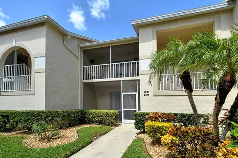 9470 High Gate Dr #2227, Sarasota, FL 34238