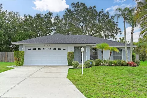 7747 37th St E, Sarasota, FL 34243