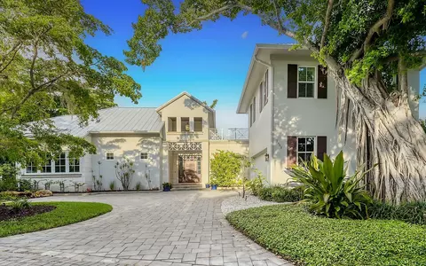 1460 Rebecca Ln, Sarasota, FL 34231