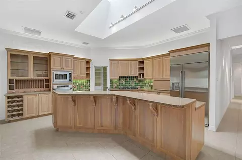 Kitchen - 909 Macewen Dr, Osprey, FL 34229 photo 1 of 5