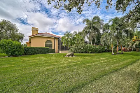 Exterior - 909 Macewen Dr, Osprey, FL 34229 photo 13 of 14