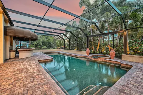 Exterior - 909 Macewen Dr, Osprey, FL 34229 photo 2 of 14