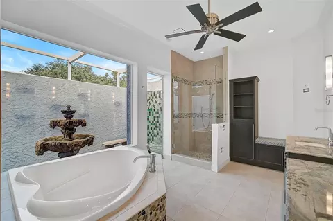 Bath - 909 Macewen Dr, Osprey, FL 34229 photo 3 of 7