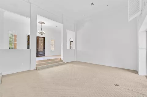 Living - 909 Macewen Dr, Osprey, FL 34229 photo 3 of 11