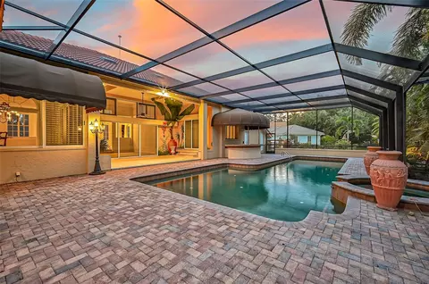 Exterior - 909 Macewen Dr, Osprey, FL 34229 photo 7 of 14