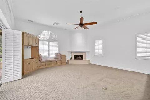 Living - 909 Macewen Dr, Osprey, FL 34229 photo 5 of 11