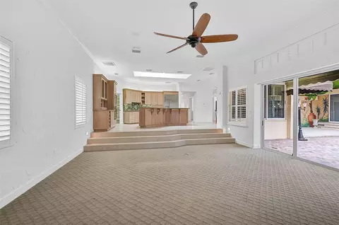 Living - 909 Macewen Dr, Osprey, FL 34229 photo 7 of 11