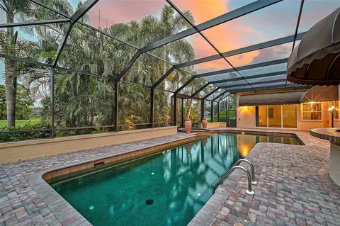 Exterior - 909 Macewen Dr, Osprey, FL 34229 photo 9 of 14