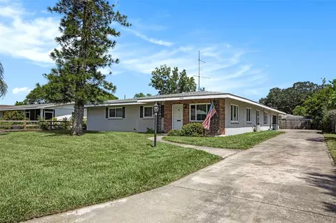 2712 27th Avenue Dr W, Bradenton, FL 34205