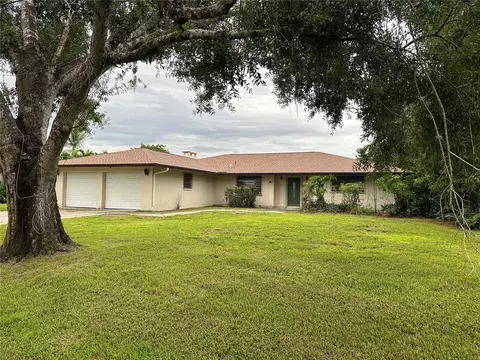 7616 S Leewynn Dr, Sarasota, FL 34240