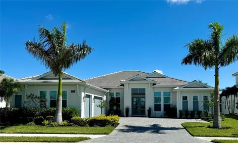 17721 Lucaya Dr, Bradenton, FL 34202