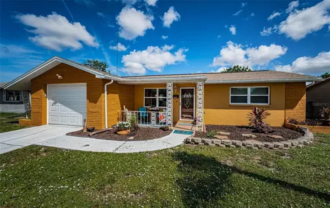 3049 Holiday Lake Dr, Holiday, FL 34691