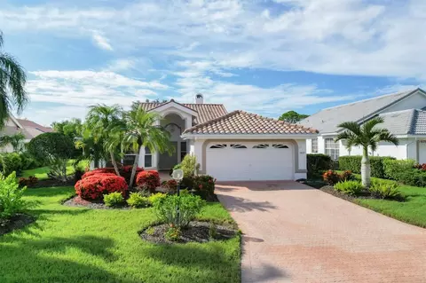 5822 Fairway Lakes Dr, Sarasota, FL 34243