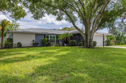 4964 Live Oak Dr, Sarasota, FL 34232