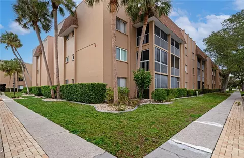 1520 Glen Oaks Dr E #149, Sarasota, FL 34232