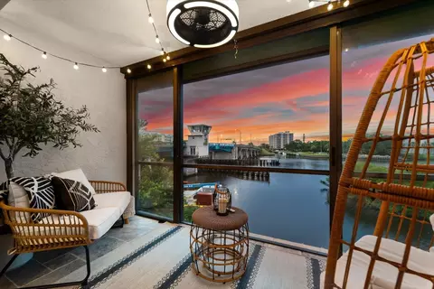 6470 Hollywood Blvd #303, Sarasota, FL 34231
