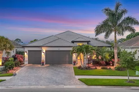 8125 Grande Shores Dr, Sarasota, FL 34240