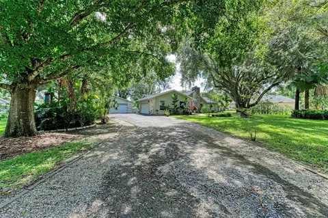 907 136th St E, Bradenton, FL 34212
