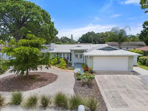 5307 2nd Avenue Dr NW, Bradenton, FL 34209